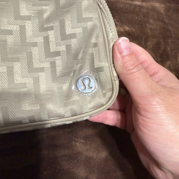NWT Lululemon tan color belt Bag - Picture 5 of 15